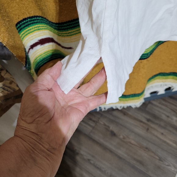 (4259) AKC, Women's White Top. Sleeveless ,Size 1X, - Picture 4 of 6